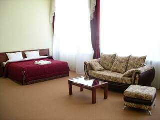 Гостиница Грант Каменск-Шахтинский Номер студия комфорт (с завтраком)-2