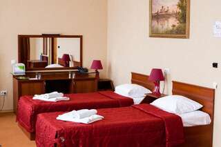 Гостиница Grant Каменск-Шахтинский Стандартный двухместный номер с 2 отдельными кроватями-1