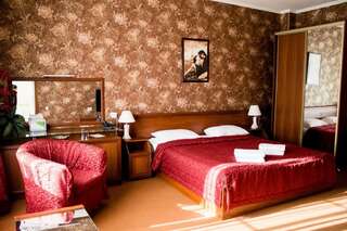 Гостиница Grant Каменск-Шахтинский Стандартный двухместный номер с 2 отдельными кроватями-4